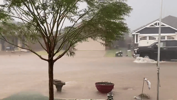 Des conditions intenses observées à Odessa, au Texas, alors que les tempêtes frappent