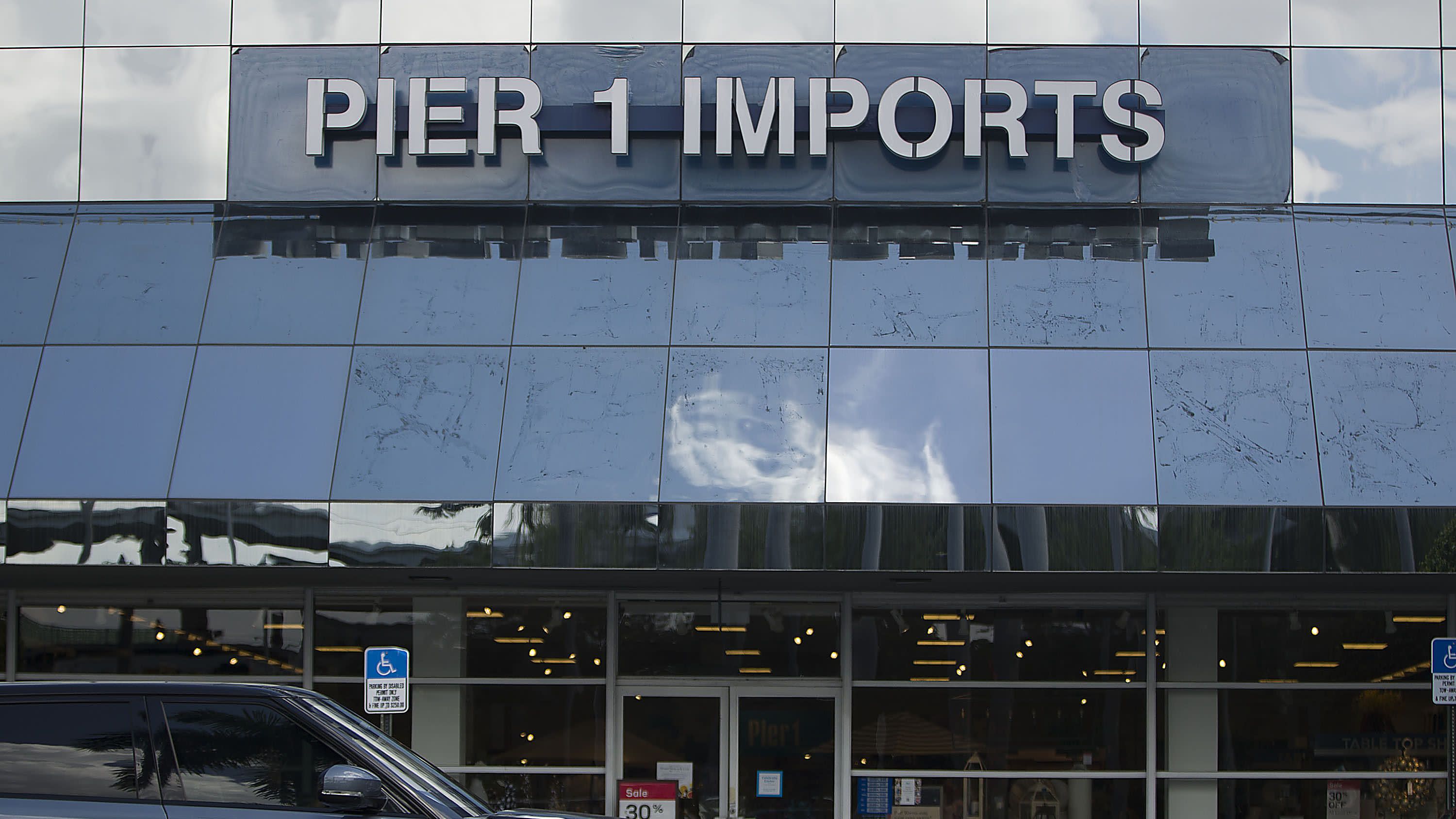 Pier 1 files for Ch. 11 bankruptcy as talks with potential buyers