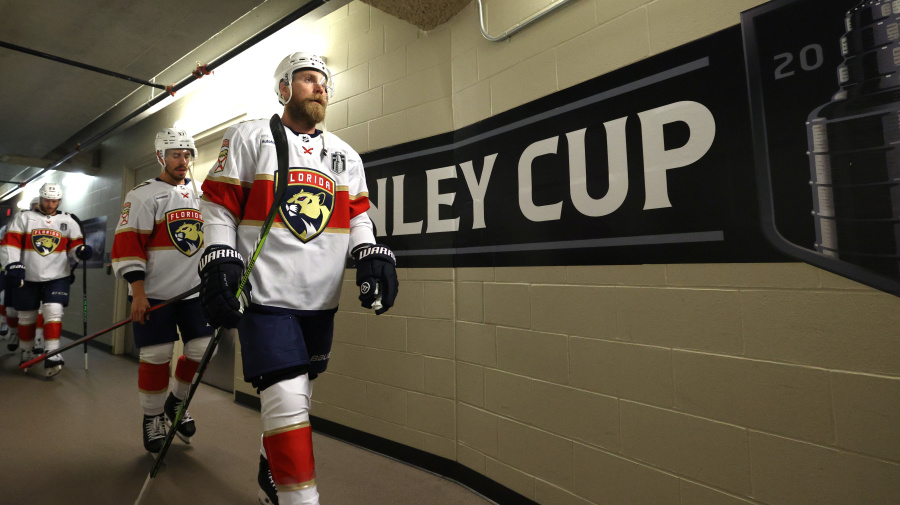 Getty Images - EDMONTON, ALBERTA - JUNE 13: Sam Bennett #9 of the Florida Panthers walks back to the locker room after warming up before Game Three of the 2024 Stanley Cup Final between the Florida Panthers and the Edmonton Oilers at Rogers Place on June 13, 2024 in Edmonton, Alberta.  (Photo by Dave Sandford/NHLI via Getty Images)