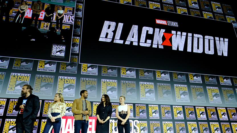 SAN DIEGO, CALIFORNIA - JULY 20: (L-R) David Harbour, Florence Pugh, O-T Fagbenle, Rachel Weisz and Scarlett Johansson of Marvel Studios' 'Black Widow' at the San Diego Comic-Con International 2019 Marvel Studios Panel in Hall H on July 20, 2019 in San Diego, California. (Photo by Alberto E. Rodriguez/Getty Images for Disney)