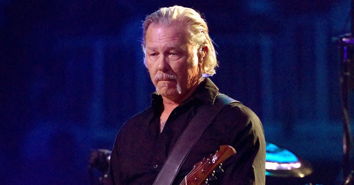 Metallica S James Hetfield Relapses And Enters Rehab Band Postpones Tour We Are Truly Sorry