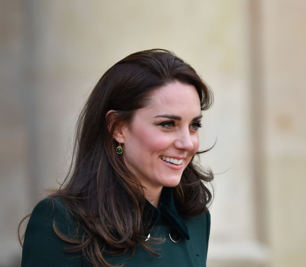 Kate Middleton *truly* embraced her inner princess in this sparkly silver gown, and here\u2019s how 