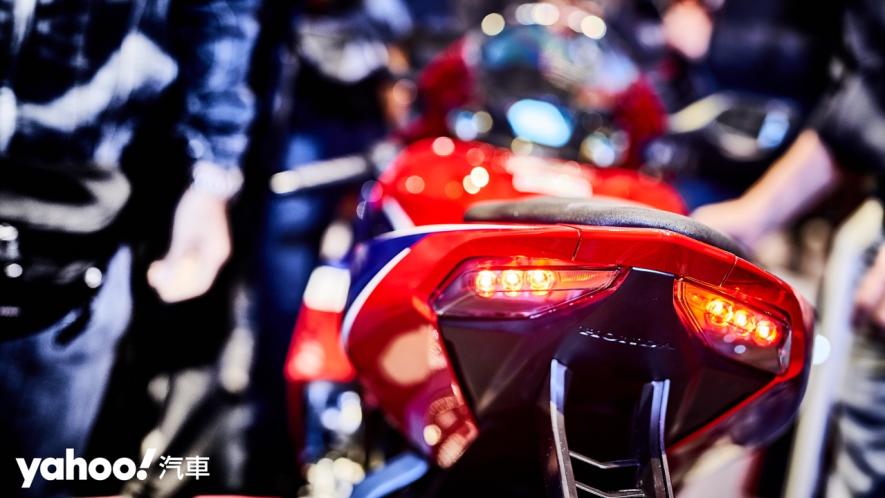 【米蘭車展】賽道本質全面進駐！2020 Honda CBR1000RR-R跑格實力大幅躍進！ - 4
