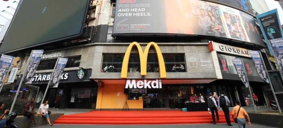 Malaysian Public Can T Get Enough Of Mekdi Signboard At Mcdonald S In Lead Up To Independence Day