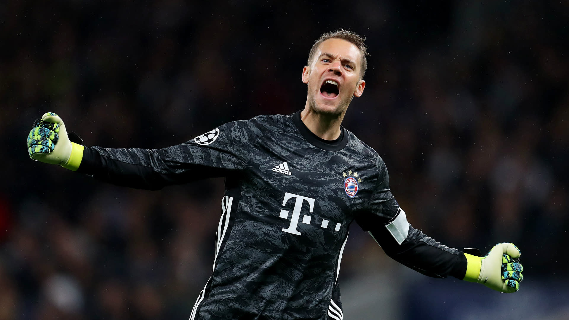 Manuel Neuer signs Bayern Munich contract extension