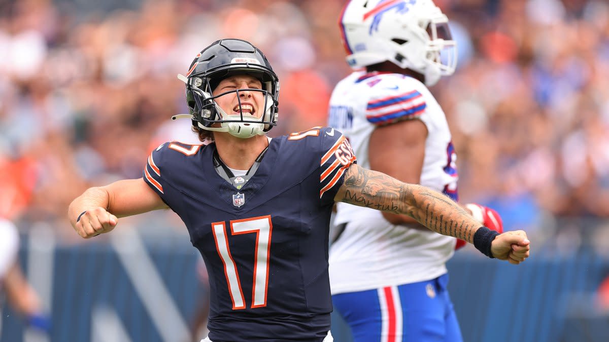 Chicago Bears QB Justin Fields wows with touchdown throw in final preseason  game - ABC7 Chicago