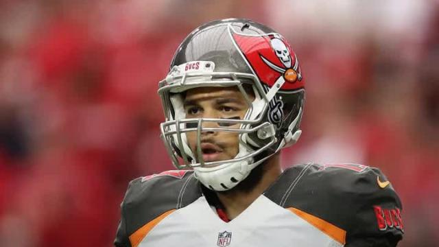 Mike Evans will play Madden with pro gamer to raise money for shooting victims