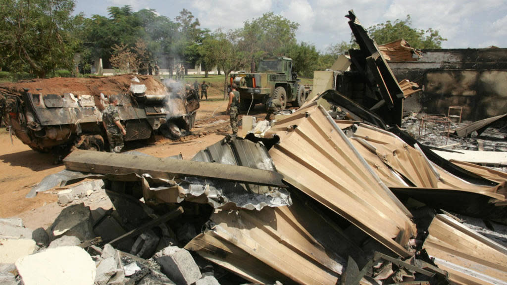 Un tribunal parisien prononce des peines d’emprisonnement à perpétuité pour l’attentat de 2004 qui a déclenché l’affrontement de la France avec la Côte d’Ivoire