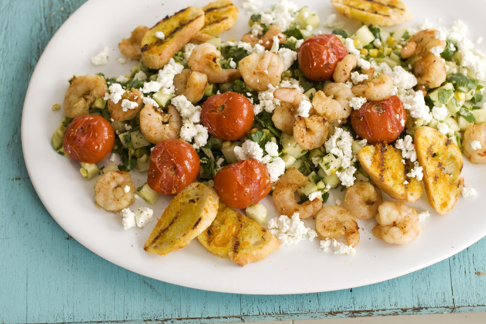 Grilled shrimp salad with a taste of the Caribbean