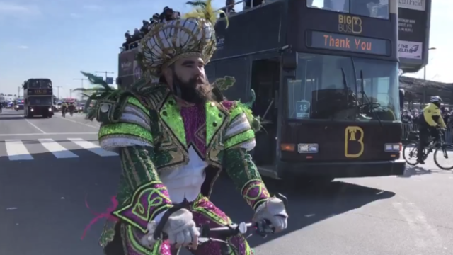 WATCH: Eagles Jason Kelce rides police bike during parade