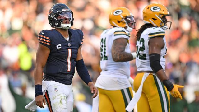 Chicago Bears QB Justin Fields apologizes to fans after 38-20 loss