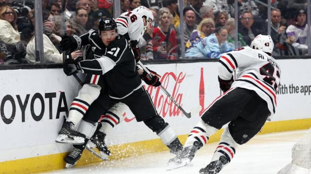 LA Kings dominate Blackhawks for second meeting in a row