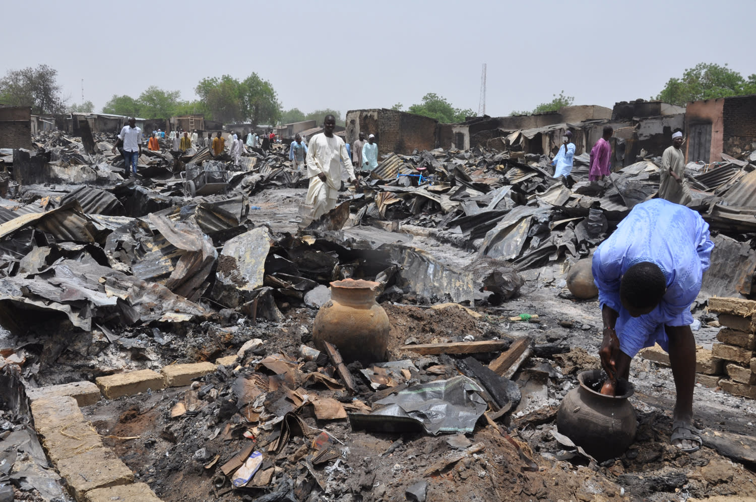 5 мая 2014 г. Атака Боко-харам в Нигерии 5-6 мая 2014. Атака Боко-харам в Нигерии. Атака Боко харам в Нигерии 300 погибших. Атака Боко харам в Нигерии 2014.