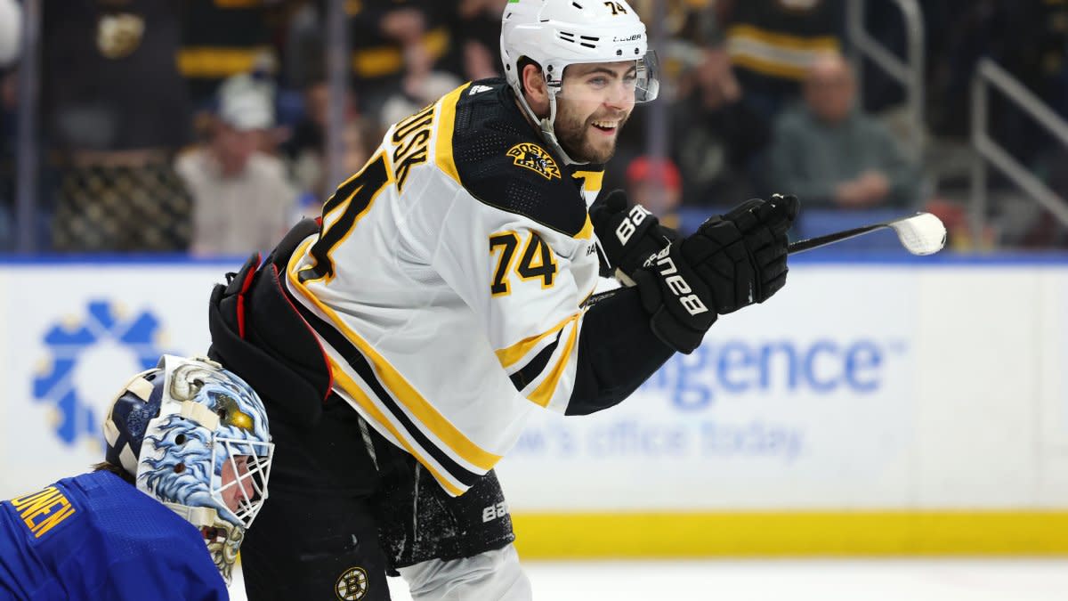 Bruins set NHL record by reaching 100 points in just 61 games