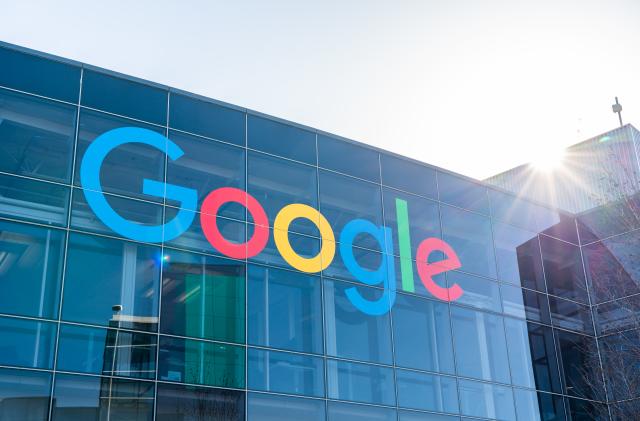 MOUNTAIN VIEW, UNITED STATES - 2020/02/23: American multinational technology company Google logo seen at Googleplex, the corporate headquarters complex of Google and its parent company Alphabet Inc. (Photo by Alex Tai/SOPA Images/LightRocket via Getty Images)