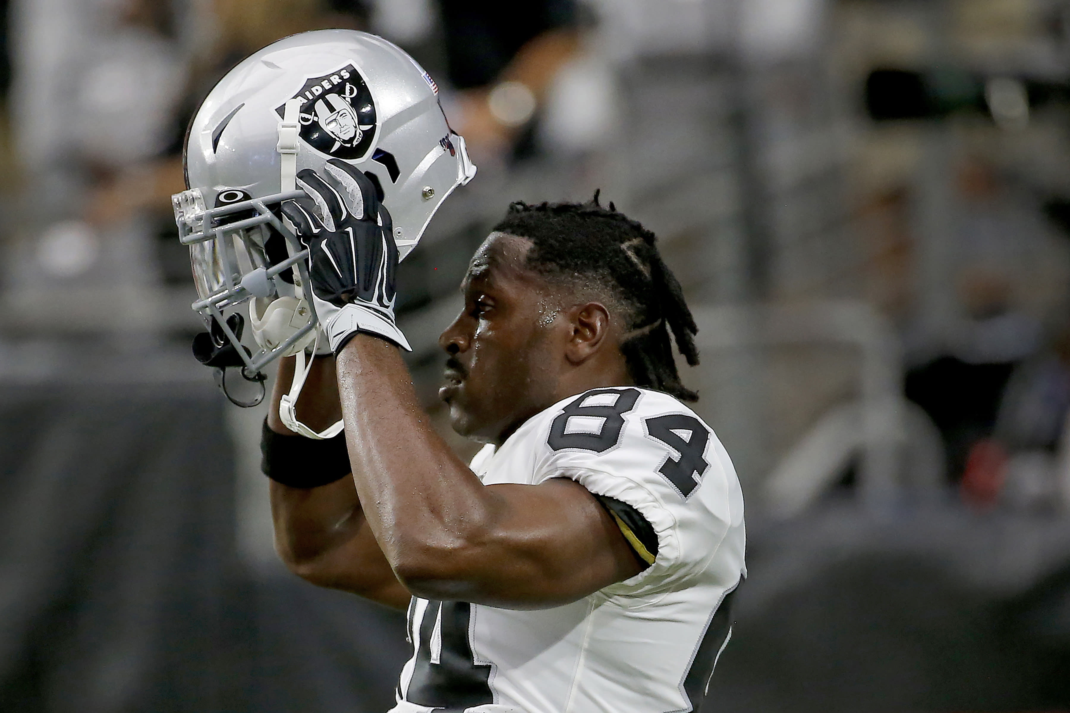 Oakland Raiders Antonio Brown Officially Picks New Helmet