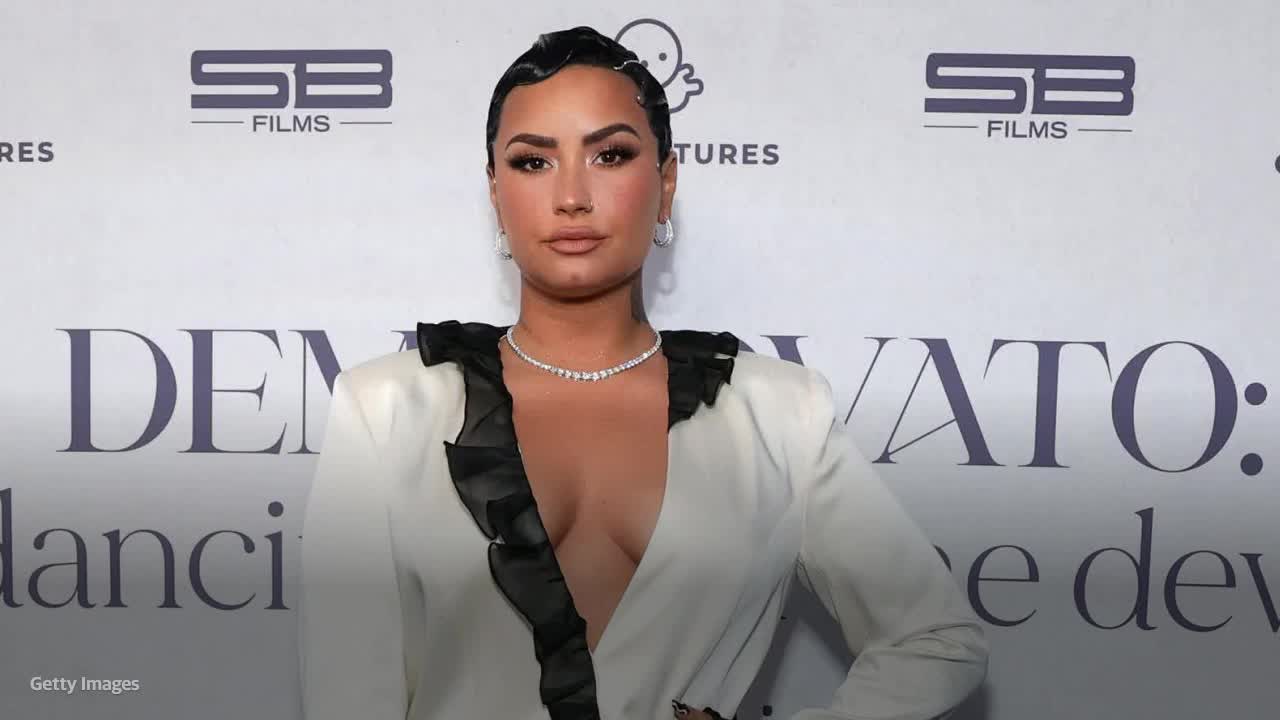 Demi Lovato Porn Fucking - Demi Lovato says they feel sexiest in the bathtub