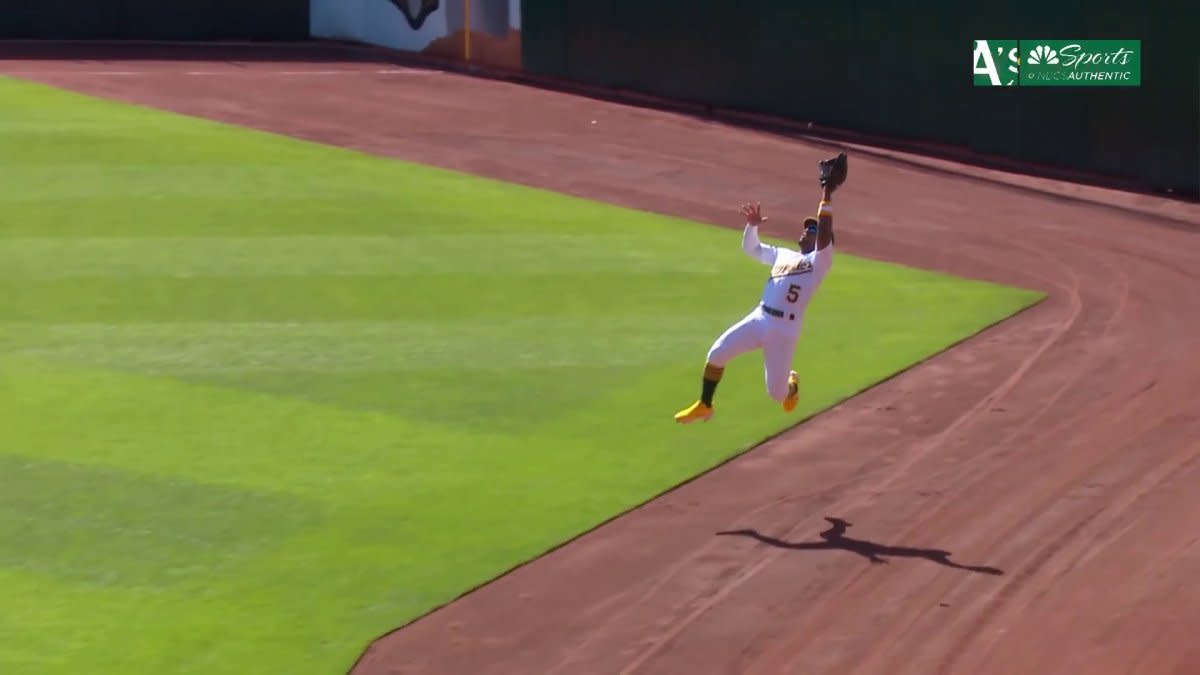 Athletics' Tony Kemp makes outstanding sliding catch to start double play