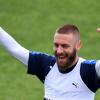 Italia, De Rossi a pieno ritmo: squadra partita per Malta