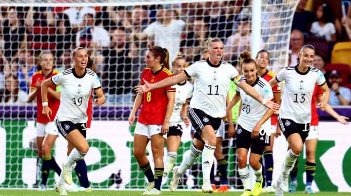 Deutschland hat sich nach einem Sieg über Spanien für das Viertelfinale der Frauen-EM qualifiziert