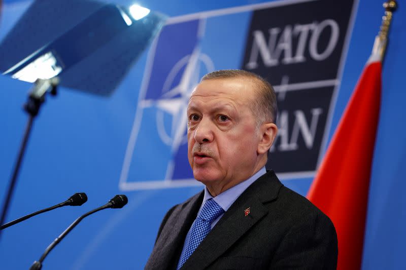 Erdogan says Turkey’s position on procurement of Russian S-400s unchanged -media