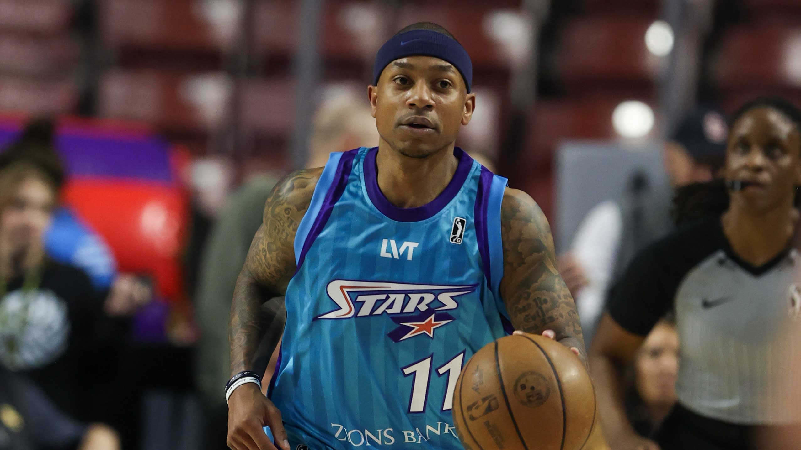 Isaiah Thomas shines in return to G-League, scores 32 in win