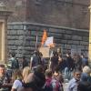 Bologna, centri sociali bruciano foto Salvini prima suo comizio