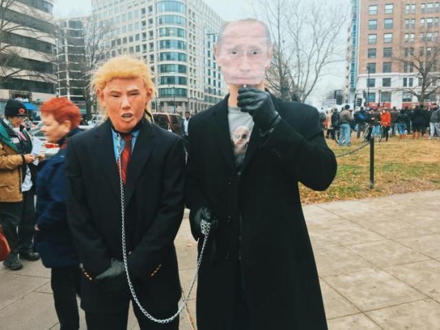 Andrew and Jacob Shiman at a protest against the inauguration of Donald Trump in Washington D.C. on January 20, 2017. (Photo: Hunter Walker/Yahoo News)