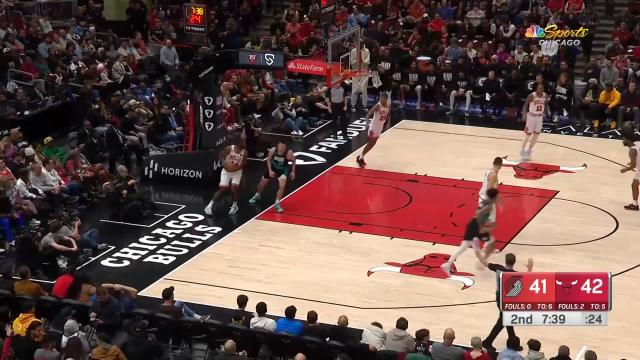 Josh Hart with an assist vs the Chicago Bulls