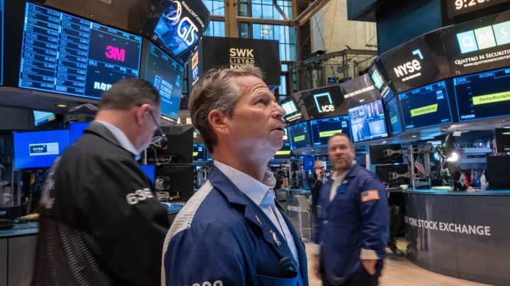 
Wall Street surges as US inflation slows to 3.4% and FTSE closes higher
Wall Street pushed higher on Wednesday with the FTSE 100 and European stocks closing higher as US inflation slowed to 3.4%. 
Read More »
