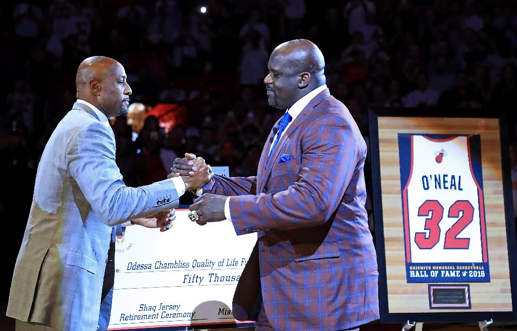 miami heat retire shaq jersey