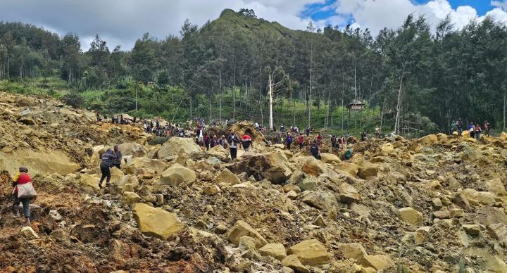 巴紐山崩滅村 逾300人遭活埋