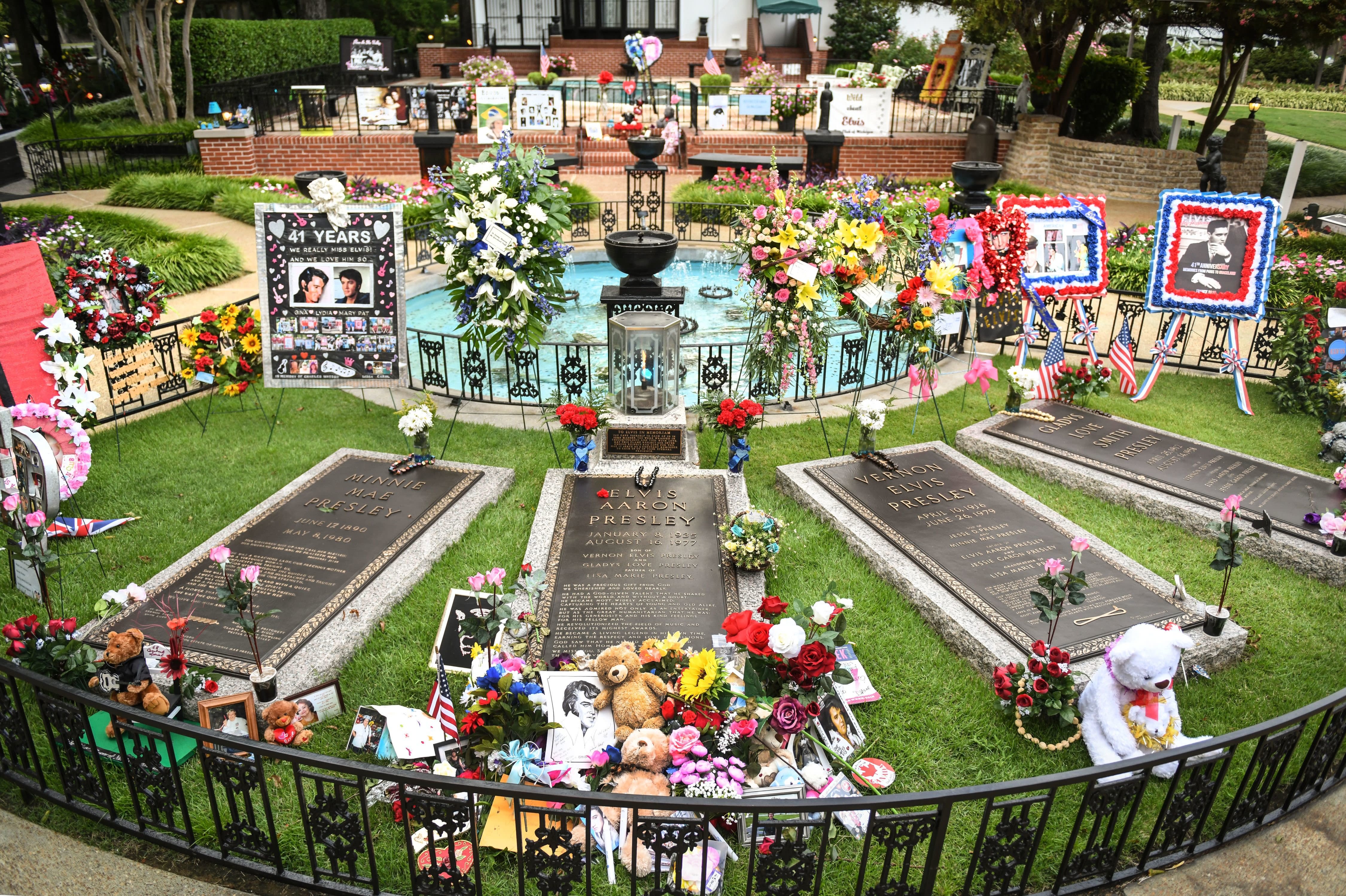 The Best Elvis Week 2019 Events at Graceland