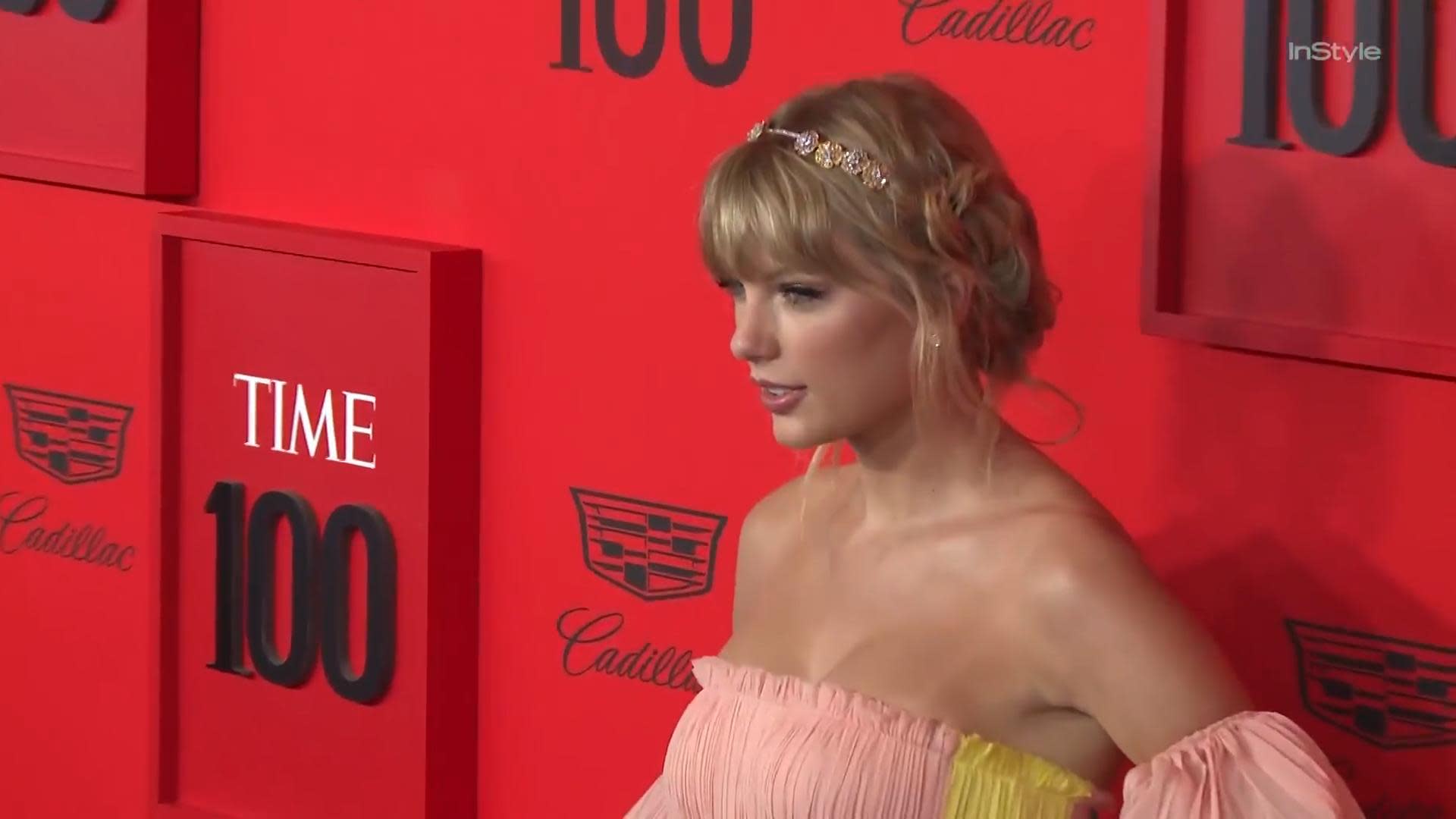 Right Now Taylor Swift Arrival at Time 100 Gala Red Carpet [Video]