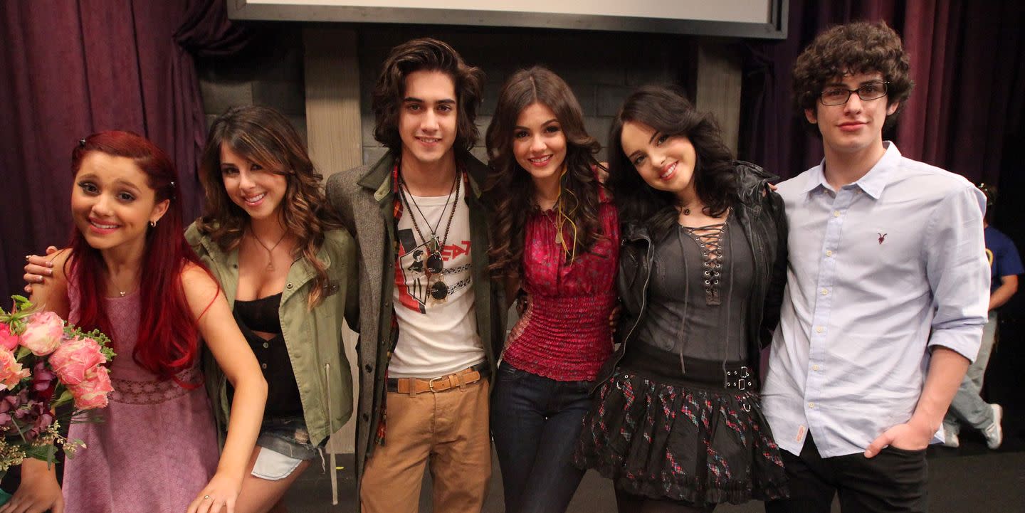 Ariana Grande and the 'Victorious' Cast Posted Emotional ...
