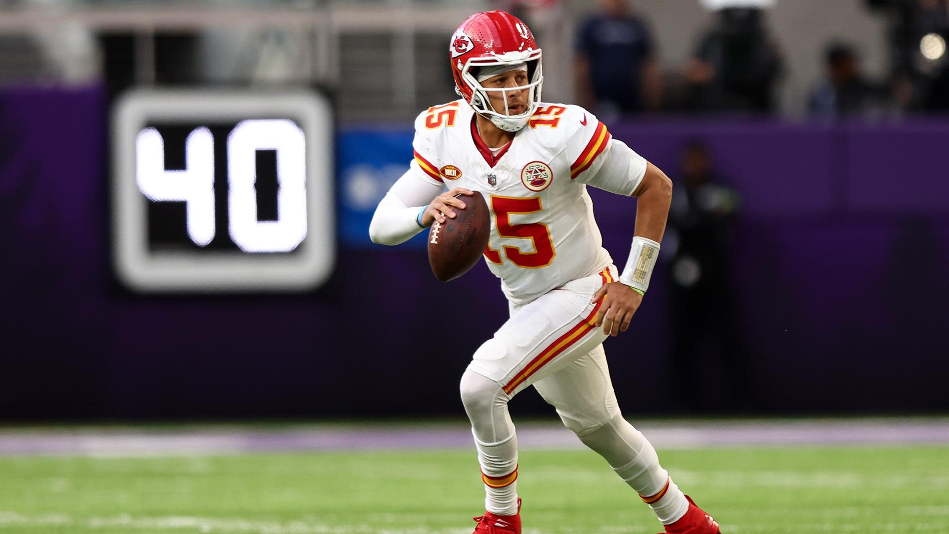 Patrick Mahomes, Chiefs reportedly set NFL record with restructured 4-year,  $210.6 million guaranteed deal