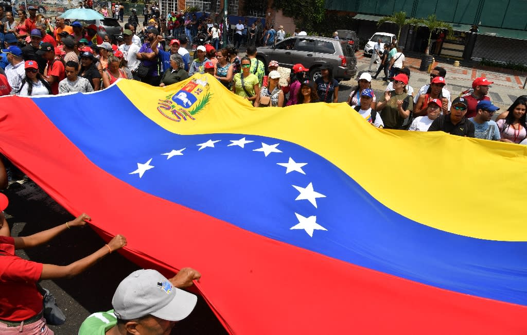Региональная политика Венесуэлы. Флаг Венесуэлы при демократии. Венесуэла язык. Радужный флаг Венесуэлы. Внешняя политика венесуэлы