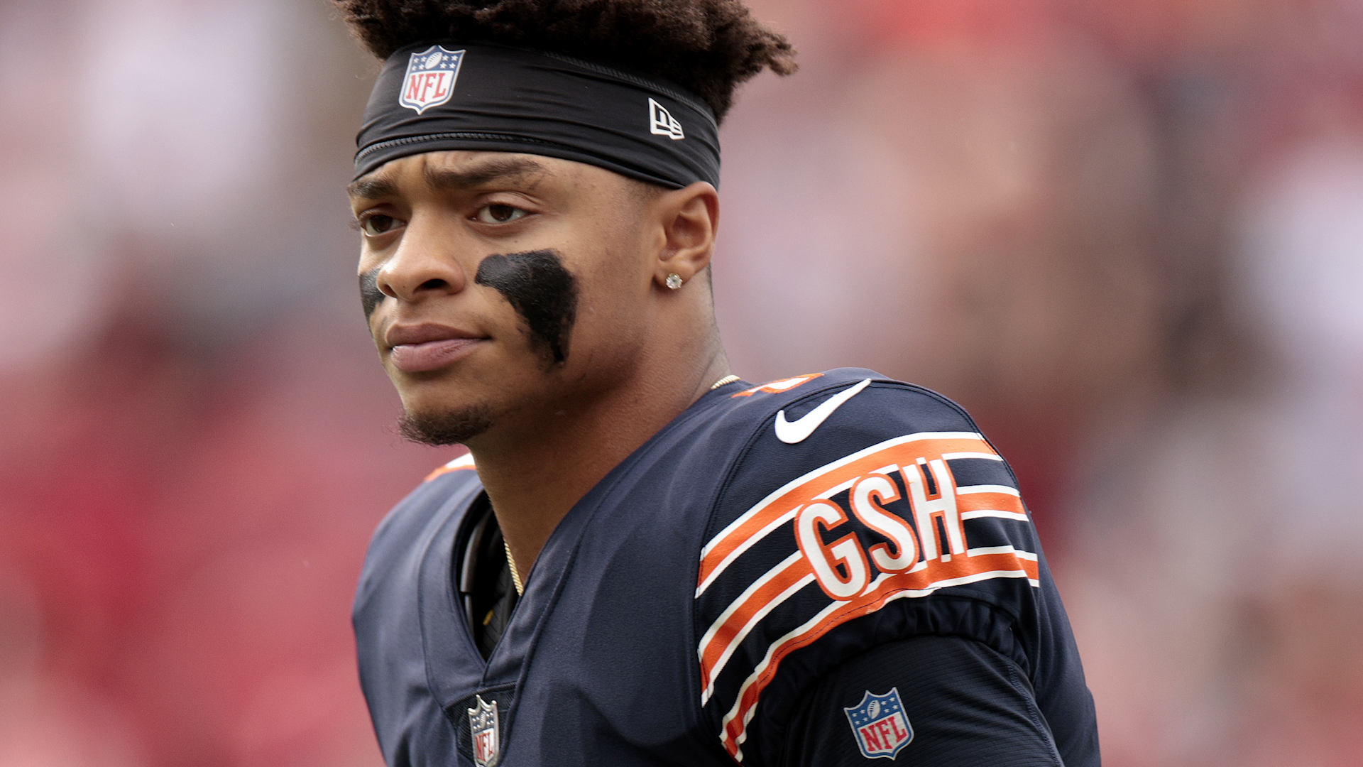 Bears star LB Smith requests trade after breakdown in talks