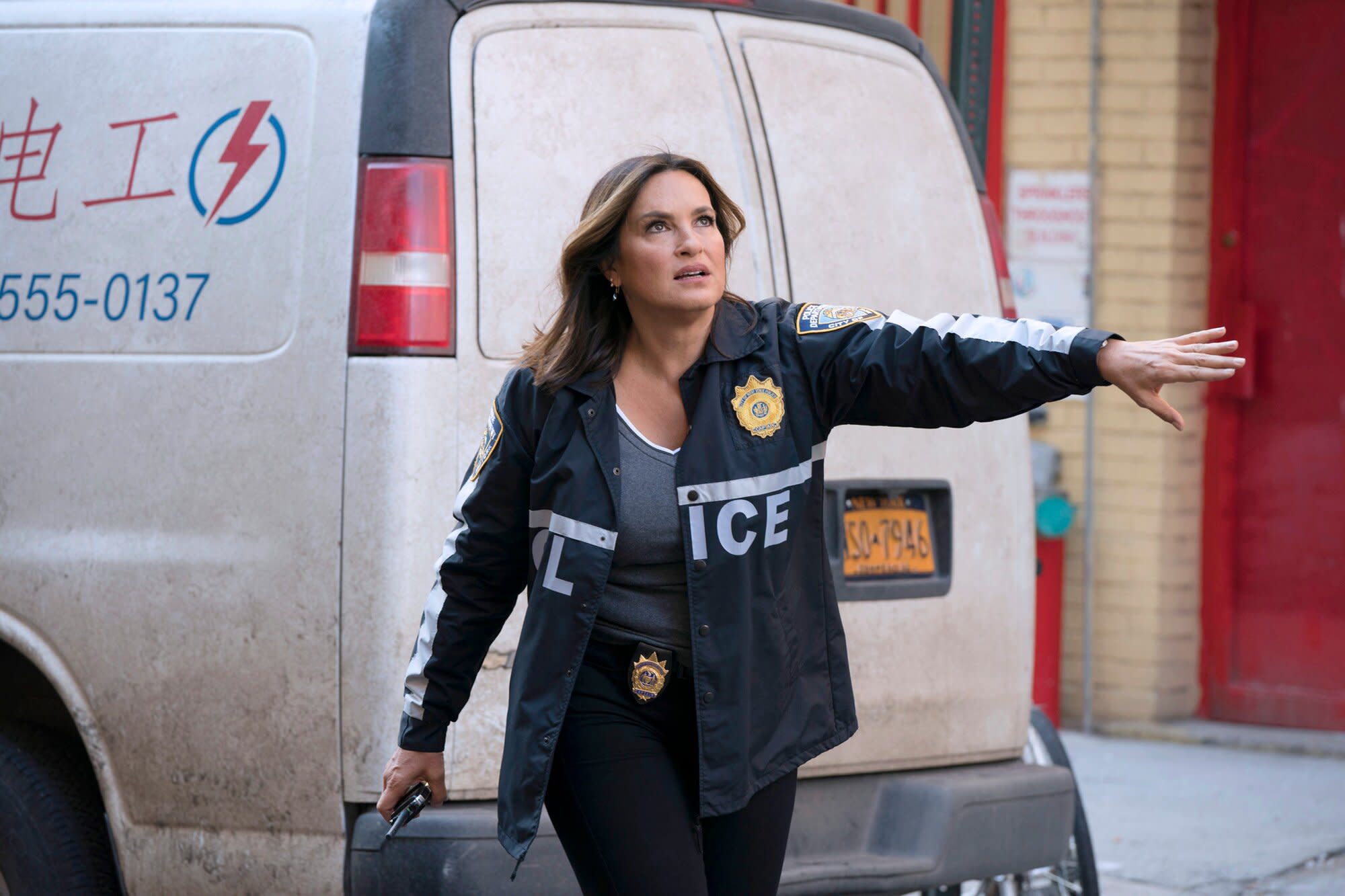 How Law & Order: SVU Turned Mariska Hargitay into an Advocate for Rape ...