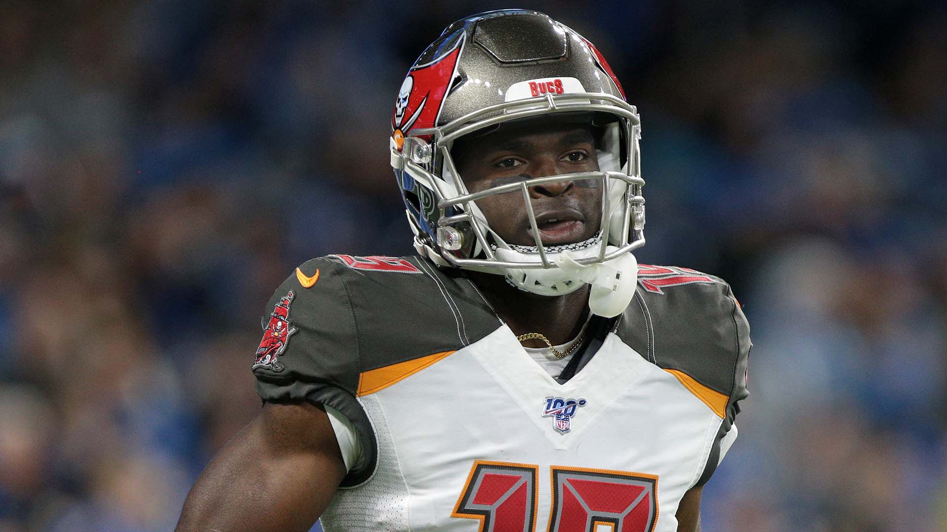 Ex-Buccaneers receiver: Ditch the uniforms