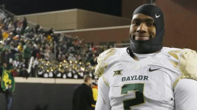 Attorneys of ex-Baylor DL Shawn Oakman reportedly ask to leave case