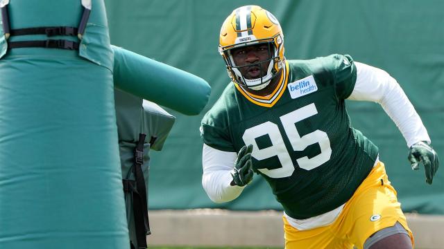 Video of training camp fight between Packers OL Elgton Jenkins, Bengals DL  D.J. Reader