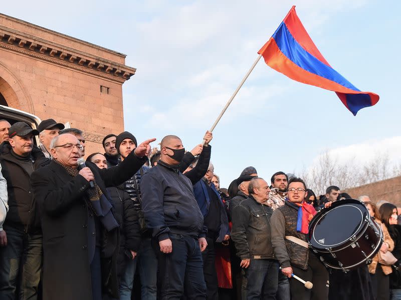 Armenian opposition leader urges army to rebel after PM coup accusation