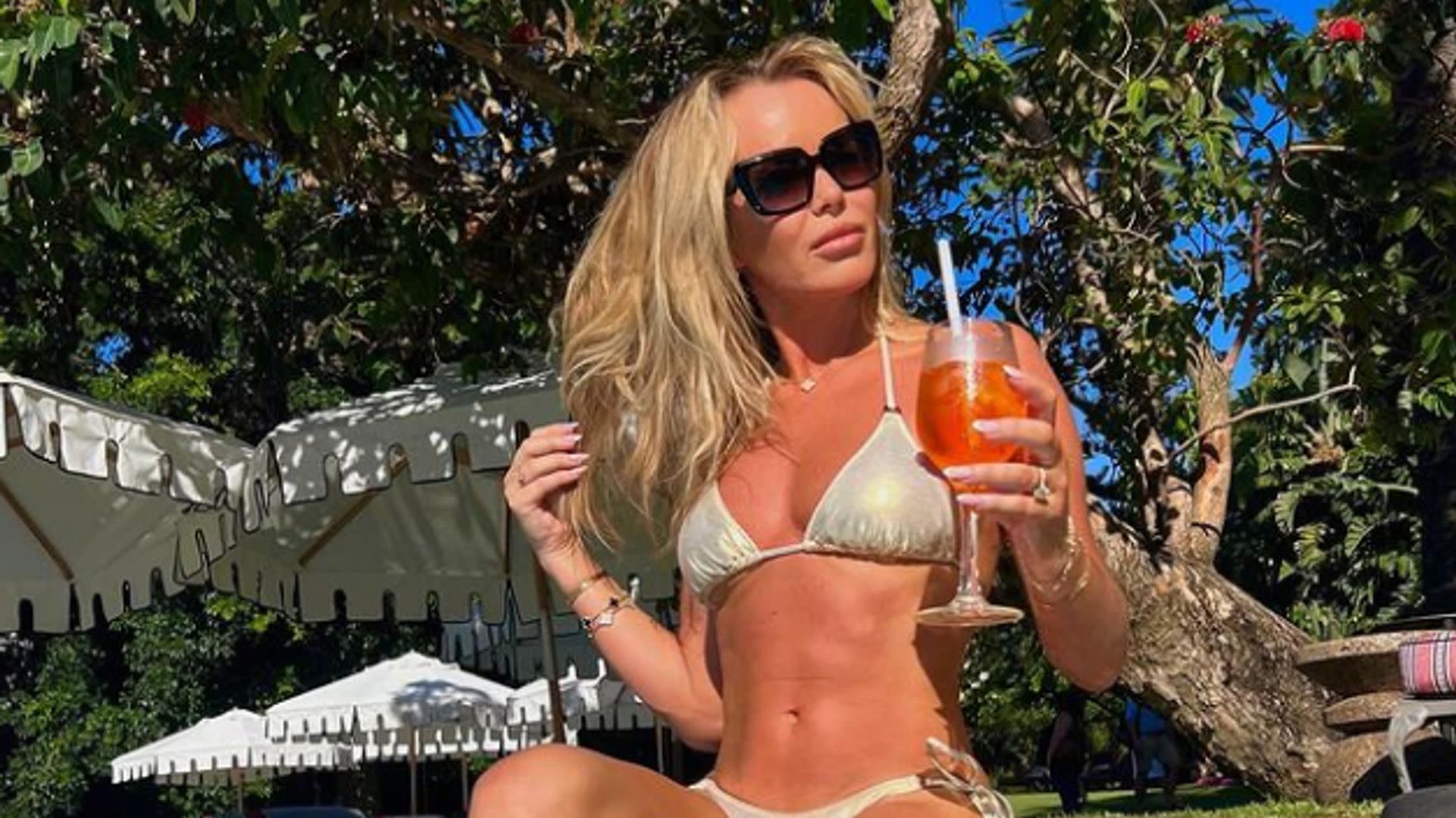 Amanda Holden sizzles in tiny string bikini - and Elizabeth Hurley approves