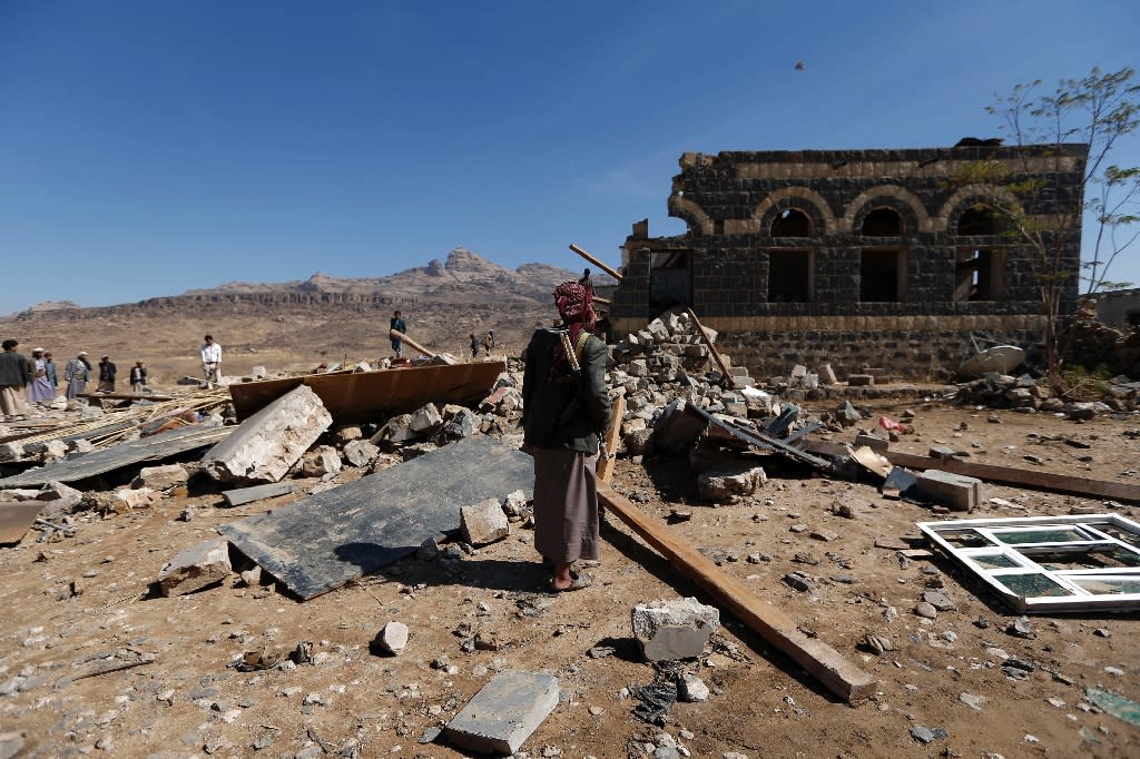 Air raid kills eight women, child at Yemen funeral