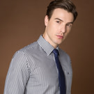 男士襯衫長袖直條款
材質：70%棉、30%聚酯纖維