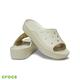 Crocs 卡駱馳 (女鞋) 經典雲朵涼拖-208180-2Y2 product thumbnail 2