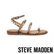 STEVE MADDEN-TRAVEL-前衛搖滾 二字帶繞踝鉚釘涼拖鞋-卡其棕 product thumbnail 3