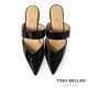 Tino Bellini 尖頭V口牛漆皮寬帶釦環粗跟穆勒鞋-黑 product thumbnail 4