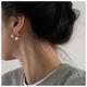梨花HaNA 韓國Downton一款兩戴．時髦法式雙面珍珠銀管耳環 product thumbnail 3
